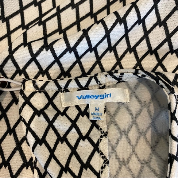 Valley Girl White Black Business Top w Diamond pattern Office Work Wear Size M - Picture 8 of 9
